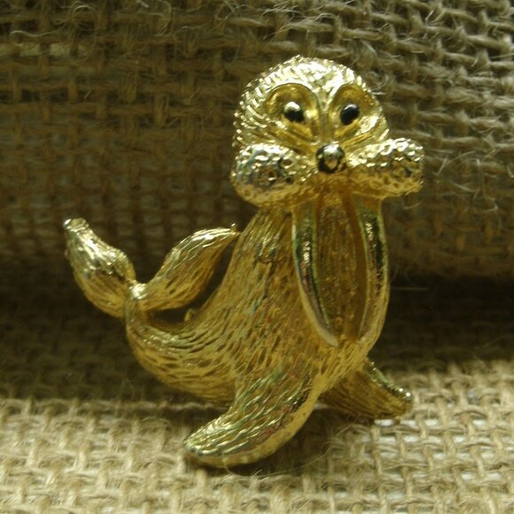 Vintage Goldtone Walrus Pin Brooch - Picture 13 of 14